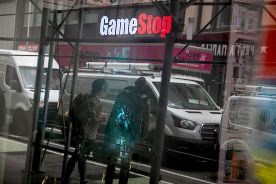GameStop shares retreat as revenue declines, selling shares