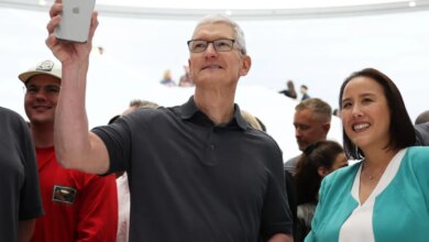 Apple is getting its once-in-a-decade secret weapon of the AI-powered 'smartphone' - Bank of America sees its shares rise 20%