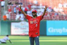 STL Cardinals fans sing along to 'BBL Drizzy' by Metro Boomin