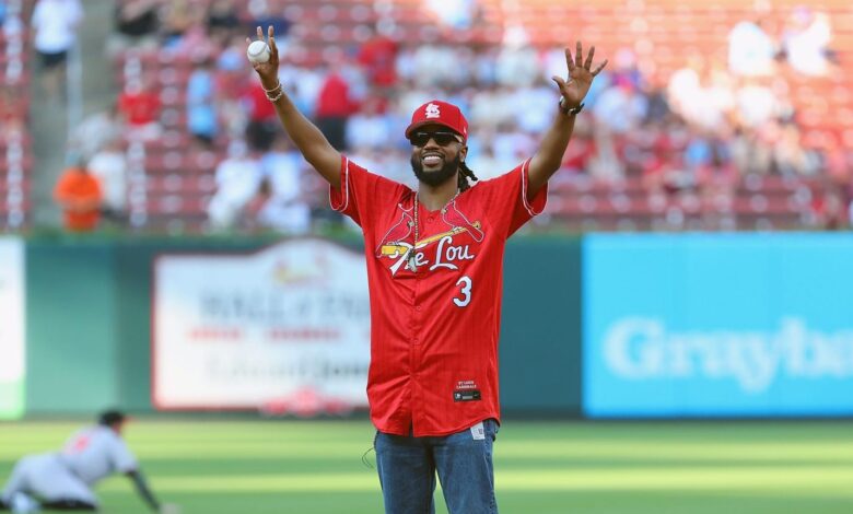 STL Cardinals fans sing along to 'BBL Drizzy' by Metro Boomin