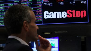 GME shares fall to session low after annual meeting offers no details on company strategy