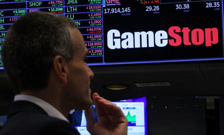 GME shares fall to session low after annual meeting offers no details on company strategy