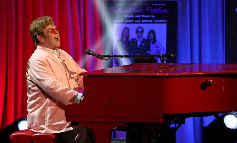 Elton John confirms he has stopped touring forever