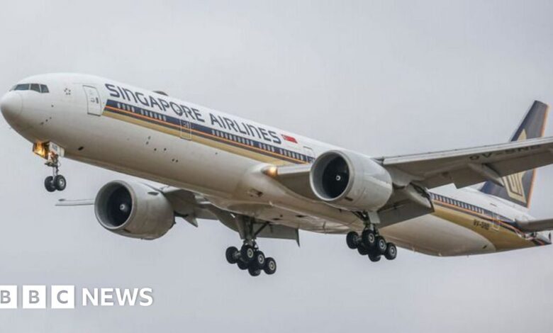 Singapore Airlines chaos victims are given thousands of dollars by the company