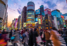 Chinese shoppers flock to Japan to take advantage of weak yen