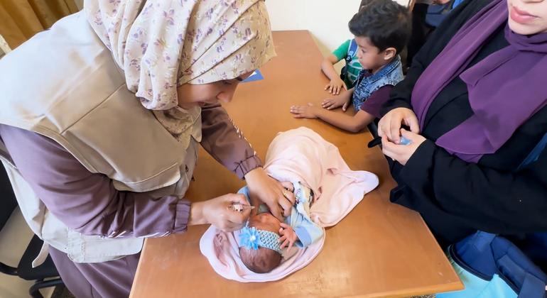 Gaza: UN humanitarian agencies move towards polio vaccination target