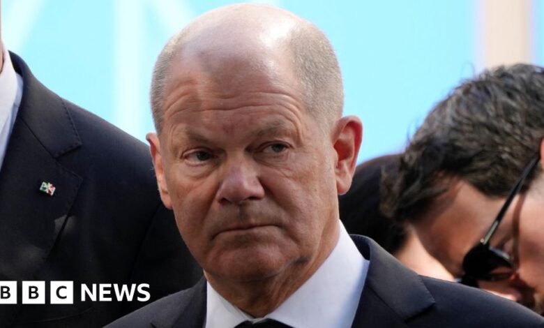 Scholz urges 'firewall' to stop far right