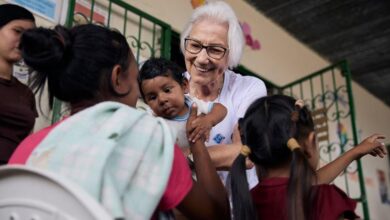 Pioneering women win top UNHCR awards for life-changing work