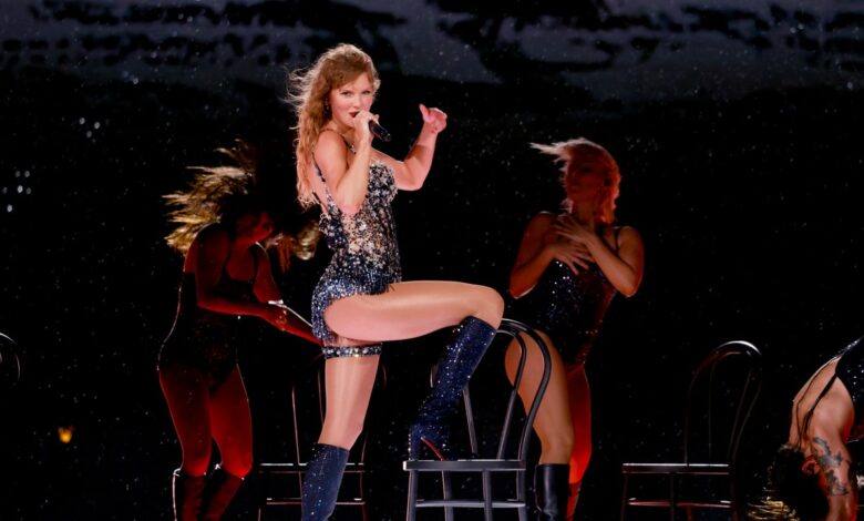 Taylor Swift returns to the Eras tour as Tom Brady, Serena Williams and Hoda Kotb cheer her on