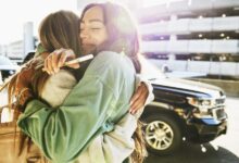 New Zealand airports set time limits for hugs