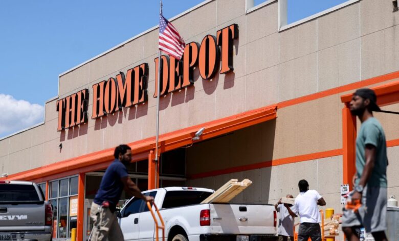 Home Depot requires company employees to work 8-hour retail shifts