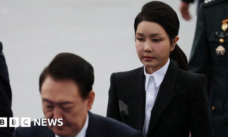 South Korean President apologizes for controversy surrounding his wife