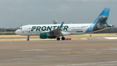 Frontier Airlines công bố ghế hạng nhất, thẻ đồng hành để đạt trạng thái ưu tú