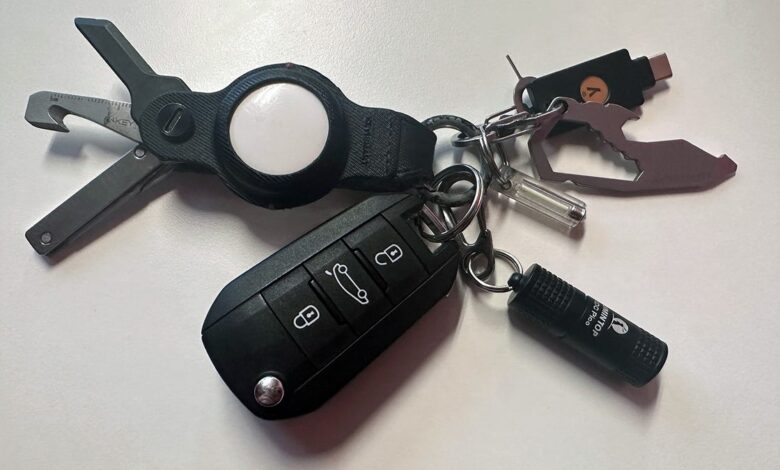 10 little tools I keep on my keychain and how they make my life easier