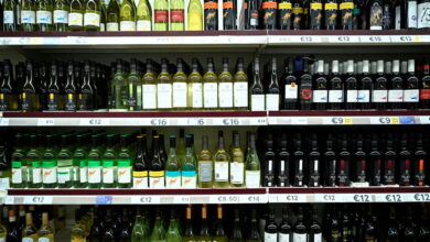 Which countries warn that alcohol can cause cancer?