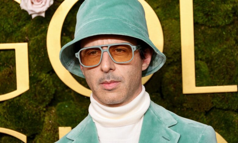 Jeremy Strong's Golden Globe bucket hat isn't just about fashion, it's about acting